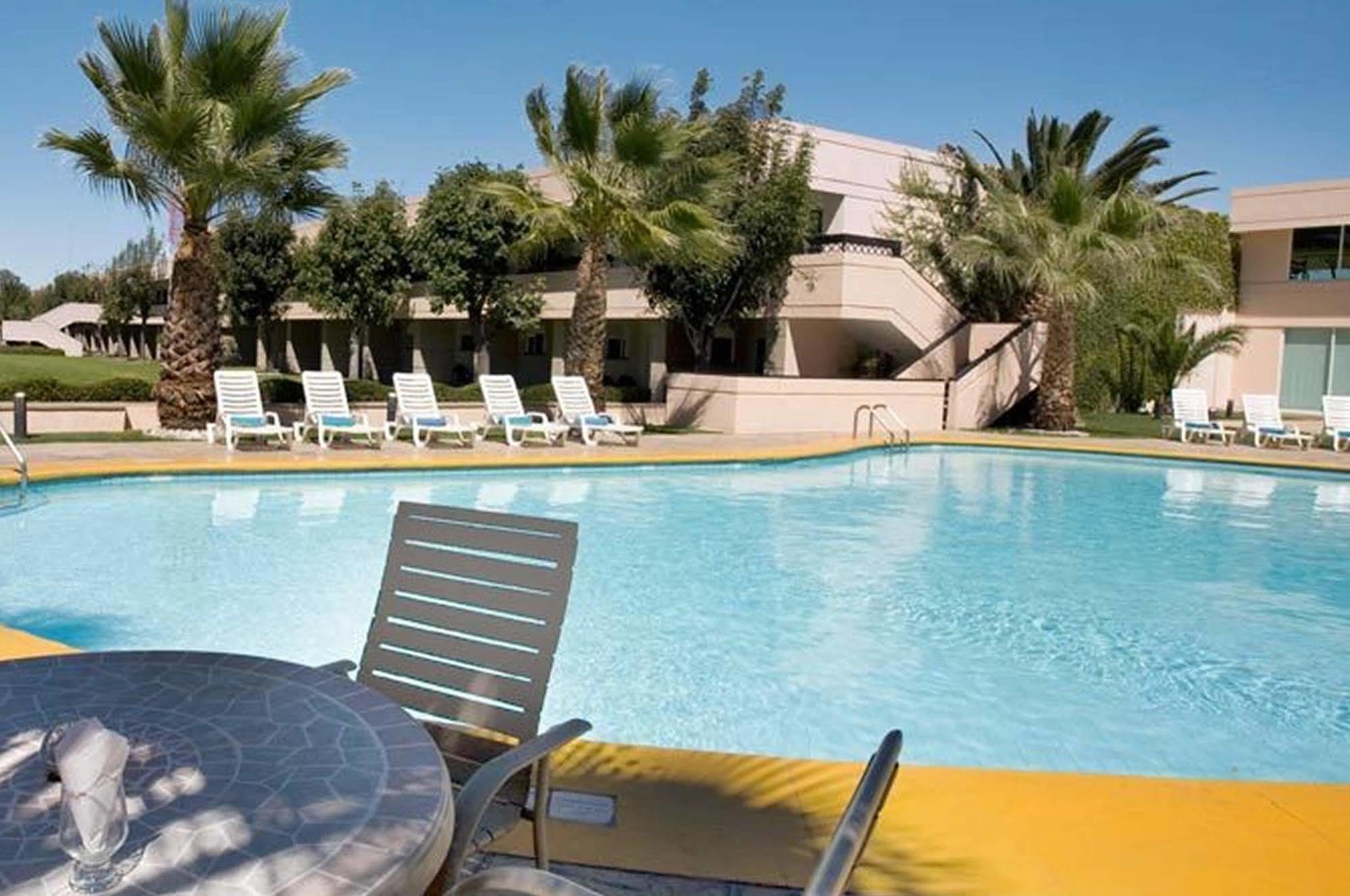 Fiesta Inn San Luis Potosi Glorieta Juarez Esterno foto
